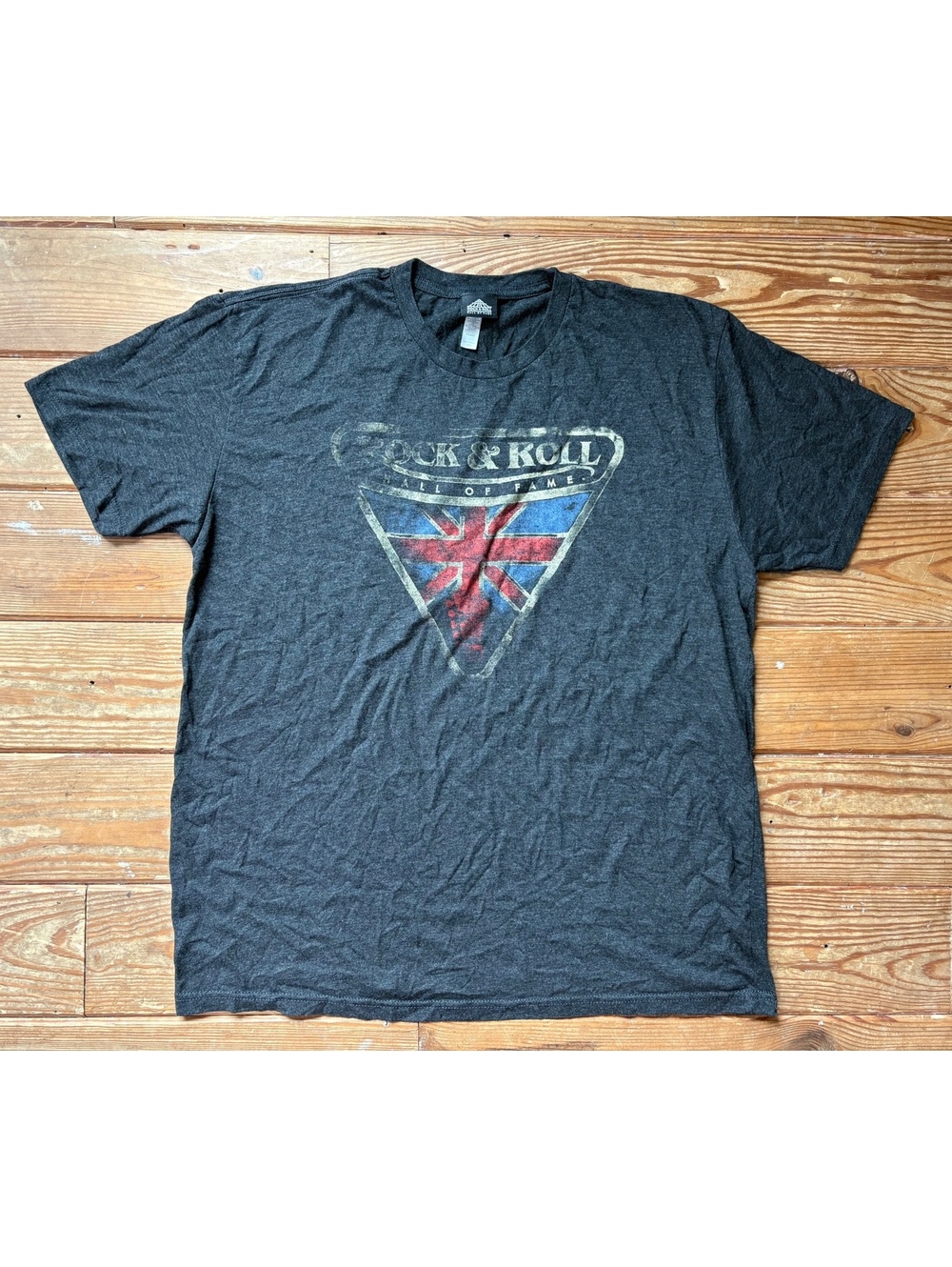 Rock & Roll Hall of Fame Men’s XXL Gray Union Jack Graphic Distressed Logo